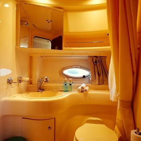 Porto Private Yacht- Accommodation Douro River Exterior photo