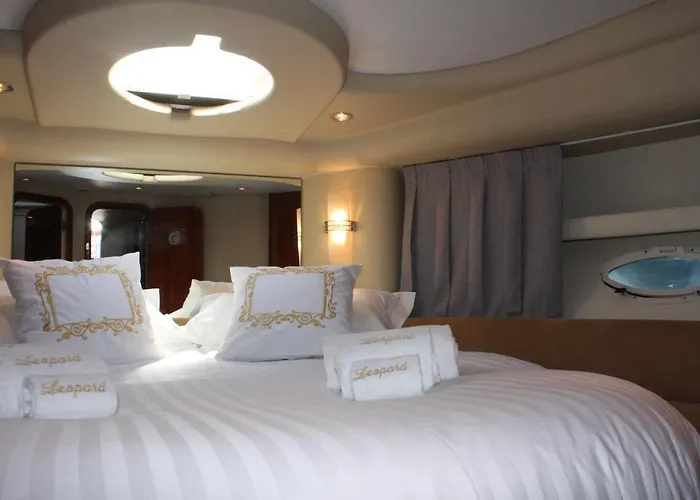 Porto Private Yacht- Accommodation Douro River